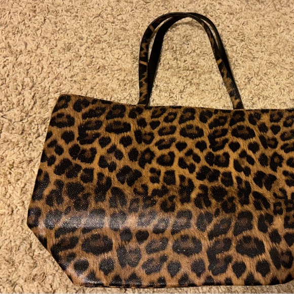 Chico’s Leopard Print tote 👜 - Picture 7 of 9